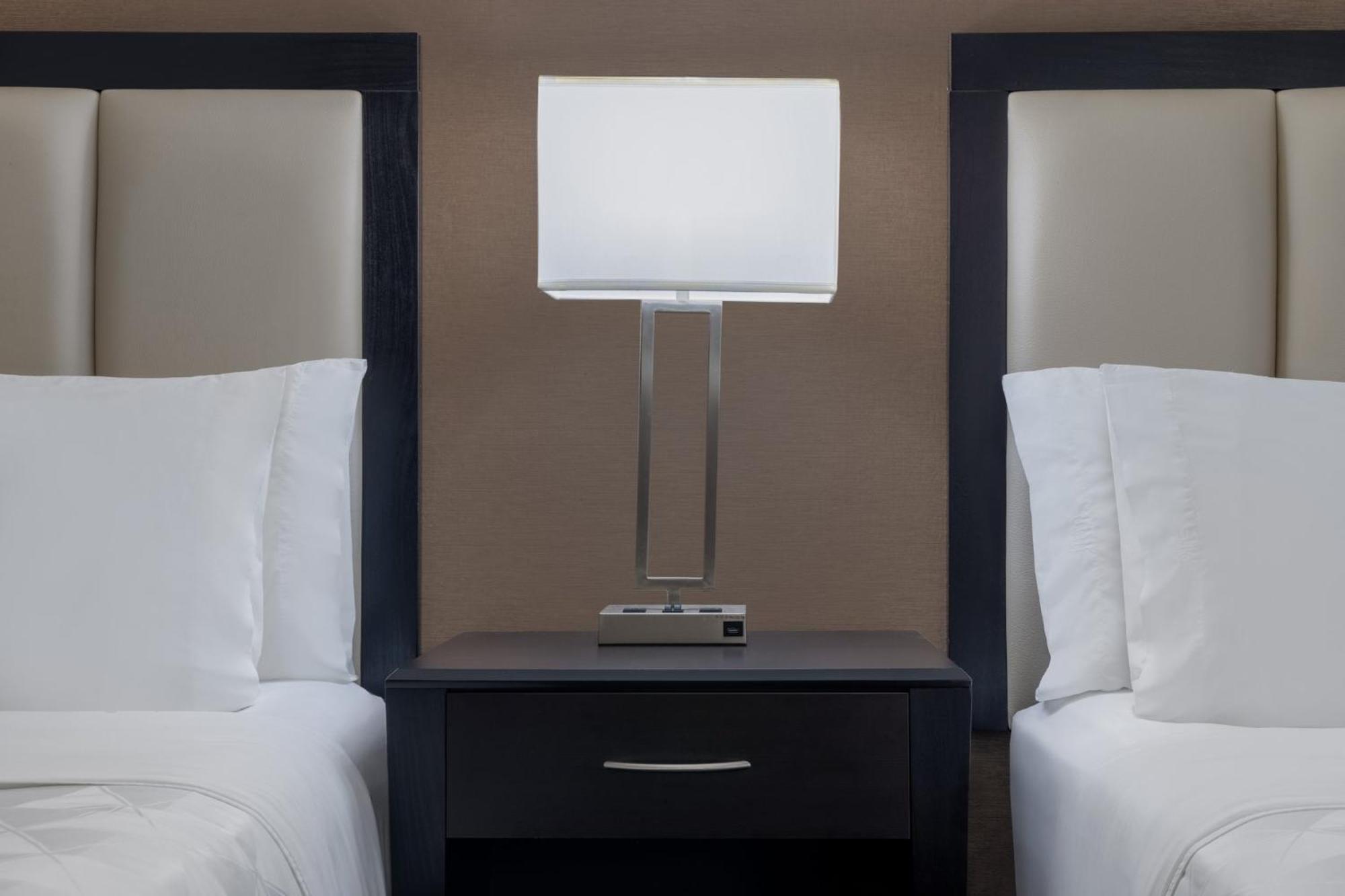 Holiday Inn Des Moines-Airport Conf Center By Ihg Exteriér fotografie