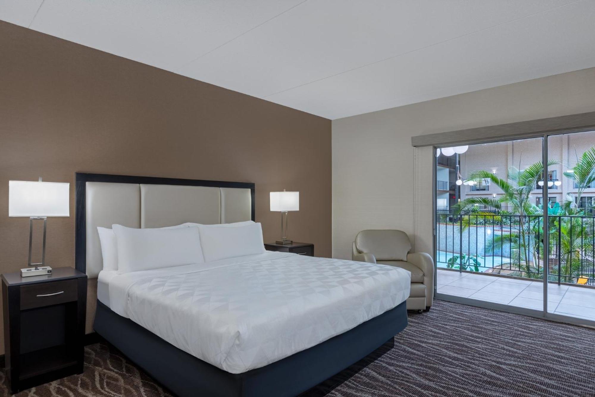 Holiday Inn Des Moines-Airport Conf Center By Ihg Exteriér fotografie